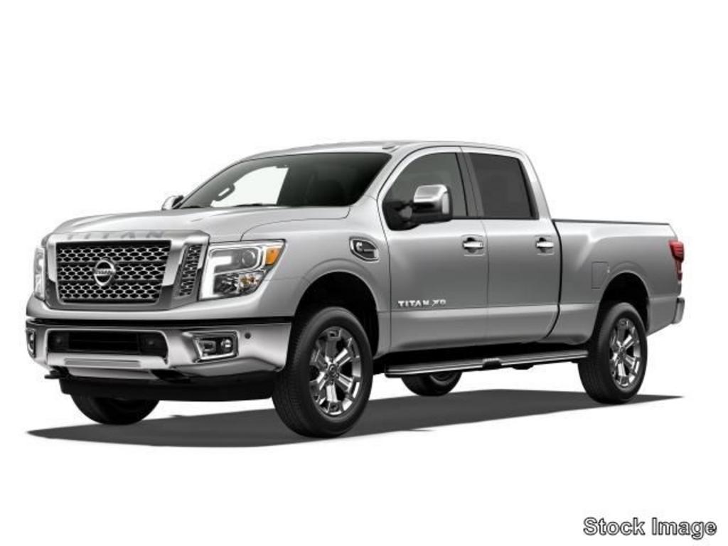 2016 Nissan Titan XD SL's photo