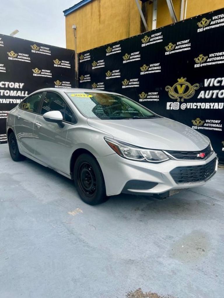 2017 Chevrolet Cruze LS's photo