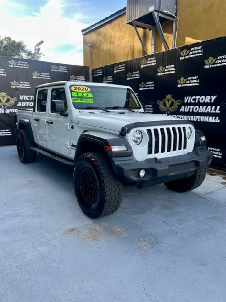2020 Jeep Gladiator Sport S's photo