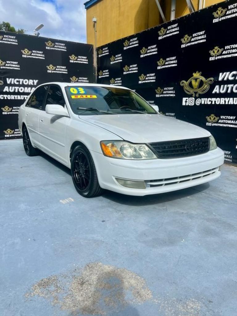 2003 Toyota Avalon XL's photo