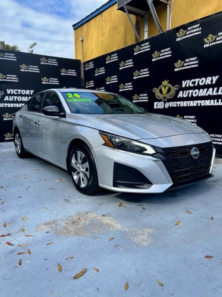 2024 Nissan Altima S's photo