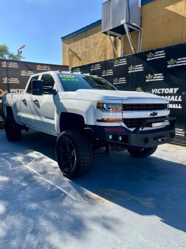 2017 Chevrolet Silverado 1500 Custom 4X4 Double Cab Std Box's photo