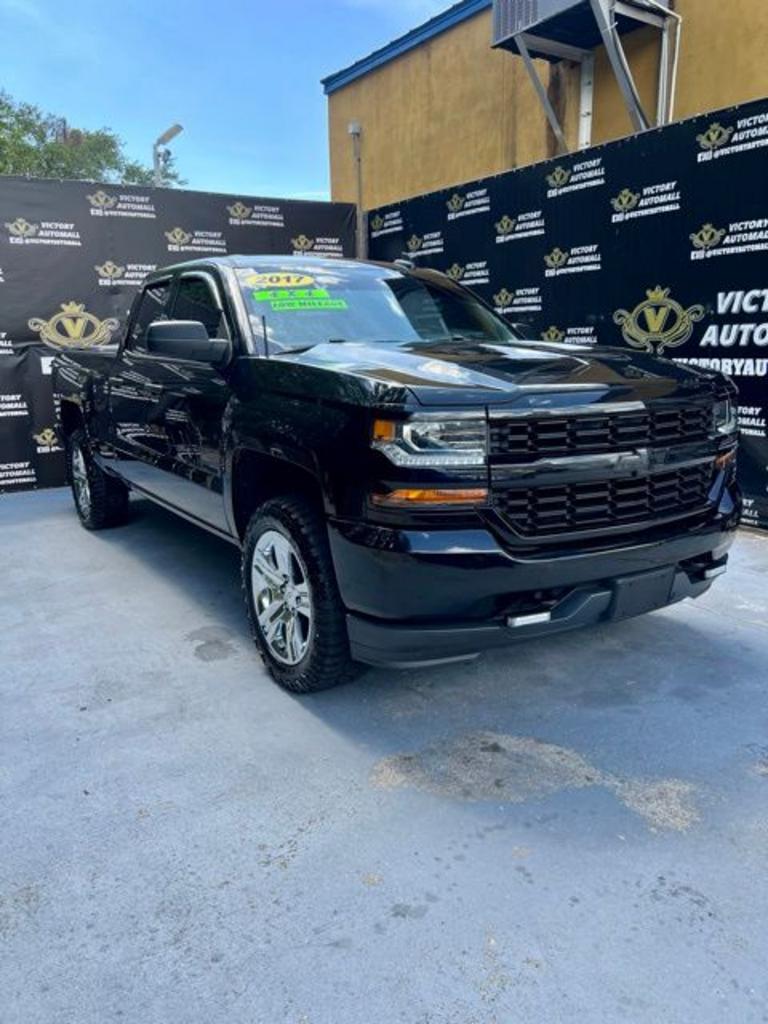 2017 Chevrolet Silverado 1500 Custom 4X4 Double Cab Std Box's photo